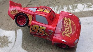 Disney Cars 3 Toys Lightning McQueen Tayo the Little Bus toy play [upl. by Servetnick]