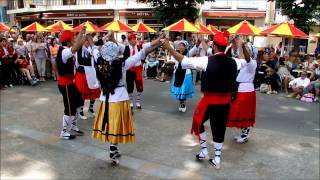 Fête de la cerise Ceret 2015 danse Catalane La sardane groupe Folklorique catalan quotAlegriaquot [upl. by Lear]