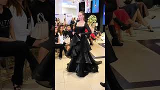 Desfile Romance Novias 2024 [upl. by Datnow192]