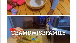 Baking Liberian banana bread with Halima and Zara baking routine crying babies vlogsforall 2022 [upl. by Lindsley284]