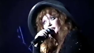 Алла Пугачева  Старинные часы  Тадж Махал Live 1998 [upl. by Nilak]