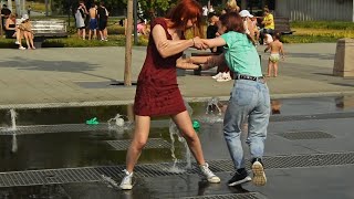 Girls summer and red and green fountain games  Девушки лето и красные и зеленые фонтанные игры [upl. by Annirtak225]