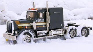 RC HUMMER H1 H2 MILITARY TRUCK RC TANK LEOPARD 2A6 RC TRUCK KING HAULER IN SNOW [upl. by Catlaina]