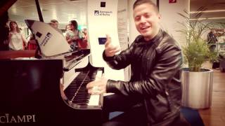 Un piano nellaeroporto di Roma Fiumicino  Matthew Lee plays back again in Fiumicino Airport [upl. by Drucie]