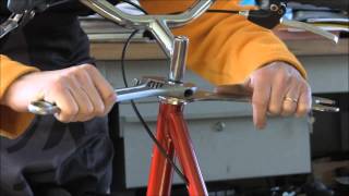 Regolazione serie sterzo City Bike e MTB [upl. by Aivatco]