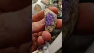 magic stone changes color Watch it to the end👽  Hackmanite Afghanistan [upl. by Kathi]