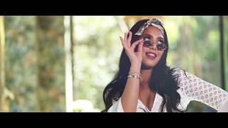 Manal  Pas Le Choix Clip Officiel [upl. by Gaylor999]