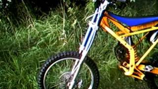 Extreme Downhill Kawasaki KX125 mountain bike with Rohloff Speedhub gearbox [upl. by Freeborn407]