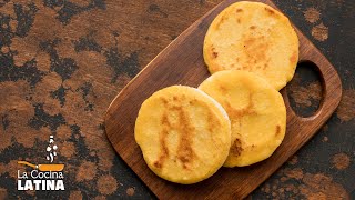 Arepas de Yuca Colombianas con Queso 🇨🇴  ¡Receta Fácil y Deliciosa de Arepa de Yuca 😋 [upl. by Leahpar]