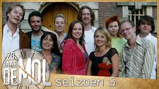 Voor het eerst met Bekende Nederlanders  20 Jaar Wie is de Mol Seizoen 5 2005 [upl. by Tongue]