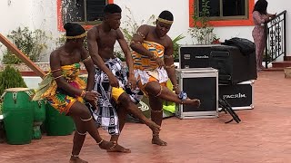 TRUE AKAN CULTURE Wow traditional dance at Fella Makafui and Medikal’s wedding [upl. by Thgirw555]