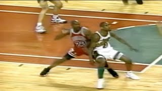 Gary Payton locks down Michael Jordan  1996 Finals Game 4 [upl. by Maharg]