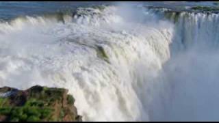 Las Cataratas de Iguazú [upl. by Nosreffej]