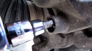 Mervs Dacia Duster Tips  Replacing Front Discs amp Pads on a Duster [upl. by Barimah887]