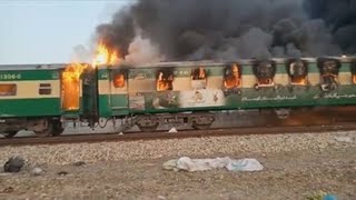 Al menos 65 muertos por la explosión de una bombona de gas en un tren en Pakistán [upl. by Stoat]