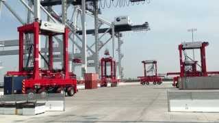 Kalmar automated straddle carriers at TraPac Los Angeles [upl. by Iridissa147]