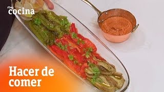 Cómo hacer Escalivada con salsa romesco  Hacer de comer  RTVE Cocina [upl. by Alag]