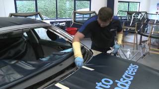 How to Replace a Windscreen in One Minute  Auto windscreens [upl. by Zebadiah]