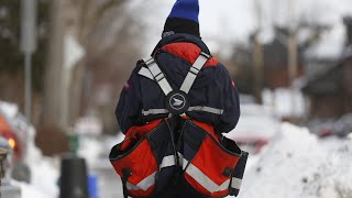 Postes Canada déploie des renforts pour répondre à une demande historique [upl. by Eynenihc]