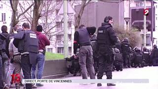 Police attend hostage situation at Kosher grocery in Paris suburb [upl. by Imer]