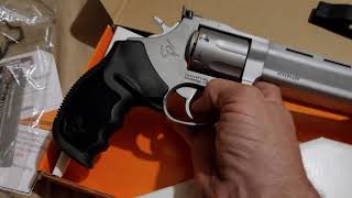 TAURUS 627 TRACKER 357 MAGNUM UNBOXING AND OVERVIEW [upl. by Amelina640]