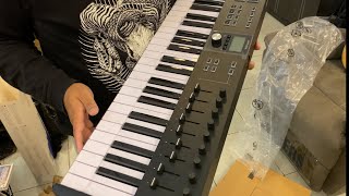 UNBOXING ARTURIA KEYLAB ESSENTIAL 61 MK3 MIDI KEYBOARD CONTROLLER [upl. by Dickerson616]