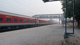 AJNI WAP7 WITH CSMT PUNJAB MAIL XING 12189 MAHAKOSHAL EXPRESS SKIP AT BILOCHPURA [upl. by Ahsekam]