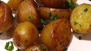 Pomme s de terre sauté a lail et persil😋😋😋 [upl. by Kcirdnekel]