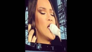 RIHANNA BREAKS DOWN IN TEARS while singing Love The Way You Lie  ANTI World Tour Dublin  FULL [upl. by Aillicirp]