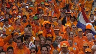 Sfeerimpressie Oranjemars NederlandDenemarken [upl. by Atibat400]