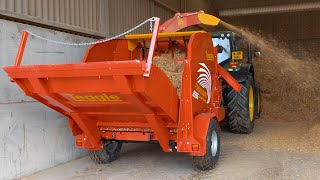 Tomahawk 8555 Dual Chop Bale Processor  chop straw short or bed long [upl. by Ttennej]