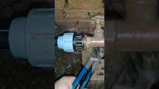 Kako da resite curenje vode na okiten crevu How to fix a water leak on an outdoor hose [upl. by Marchelle]