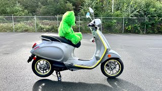 Vespa Elettrica First Look InDepth Review [upl. by Towill]