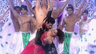 Shraddha kapoor live dance performance Aashiqui 2 romantic amp double romantic STAR GUILD awards [upl. by Nitsud]