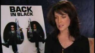 Interview Lara Flynn Boyle quotMen In Black IIquot [upl. by Willa]