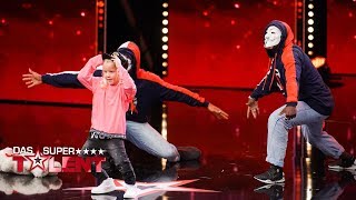 Wow 5Jährige lässt es krachen und stielt Tanzpartnern die Show  Das Supertalent vom 26102019 [upl. by Melony704]