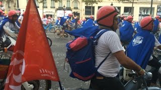 Les Meules bleues sur les champs Élysée [upl. by Ahsino330]