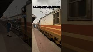 12042 Shatabdi Exp Locopilot exchanging Memo Train arriving Howrah Jn [upl. by Island]