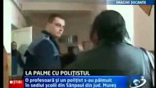 policier gifler par une prof [upl. by Gerita]