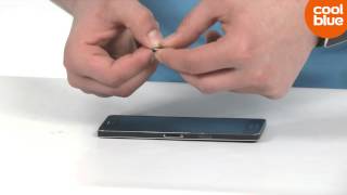 Hoe plaats ik de simkaart en microsd kaart in de Samsung Galaxy A5 [upl. by Leandro]