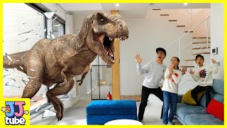 공룡이 짠 중장비 장난감 상황극 놀이 Dinosaur Gummy amp Car Toy Excavator Play with Excavator Truck제이제이튜브JJtube [upl. by Edak]