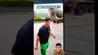 Ambil pohon di jalan funny memes rain satisfying flood susterelepisodeselanjutnya [upl. by Ennylyak]