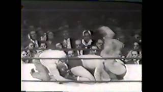 Wladek Killer Kowalski vs Antonino Argentina Tony Rocca 1950s professional wrestling match [upl. by Mathilda]