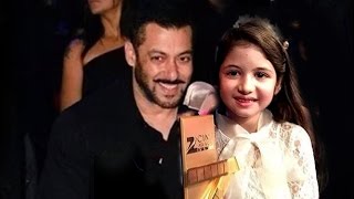 CUTE Salman Khan amp Harshali Malhotra At Zee Cine Awards 2016 [upl. by Ahsoet]