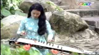 Beauty Plays Traditional Vietnamese Music [upl. by Treulich]