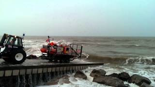 Happisburgh Lifeboat  Rough launch [upl. by Arvin]