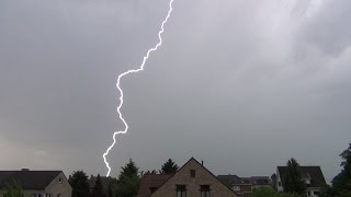 Zwaar onweer 5 juni 2015 thunderstorm mammatus shelfcloud lightnings [upl. by Platon]