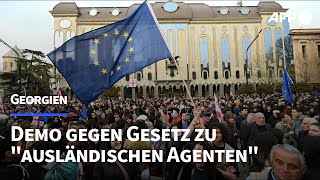 Georgien Demo gegen Gesetz zu quotausländischen Agentenquot  AFP [upl. by Anyaled]