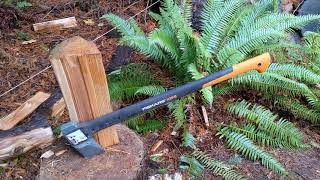 Fiskars X25 Splitting Axe One Minute Review [upl. by Wilcox]