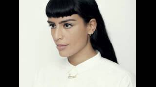 Sevdaliza  Human áudio [upl. by Aneel]